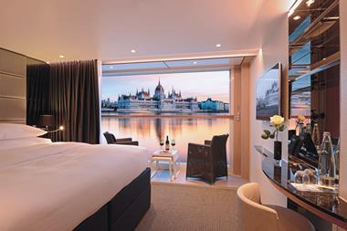 Scenic Amber Deluxe Balcony Suite in Budapest